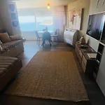903 By The Sea Apartman