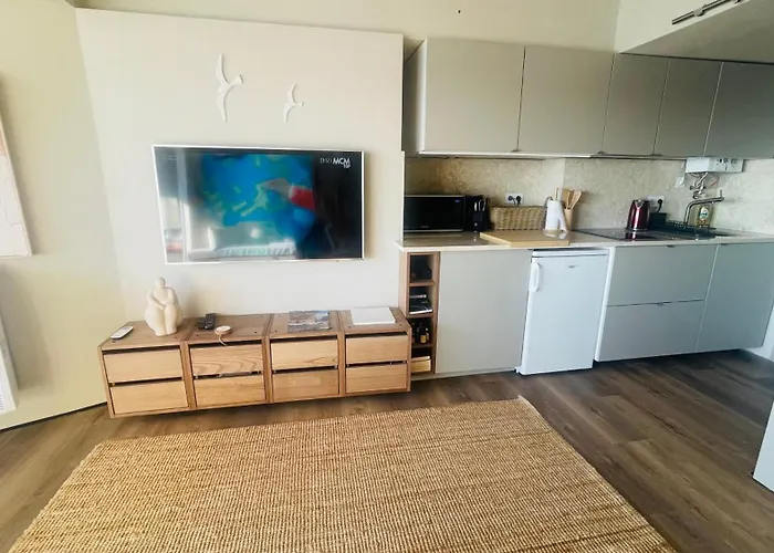 903 By The Sea * Σεσίμπρα